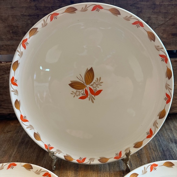 Vintage 1950s Ballerina China Luncheon Plates by Universal Pottery - Set of 3 - Picture 3 of 7